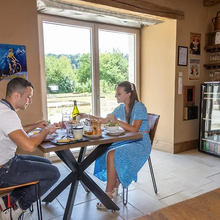 Le Relais Des Deux Tours 3* Brémondans