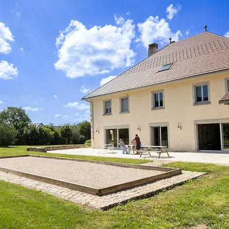 Le Relais Des Deux Tours 3*