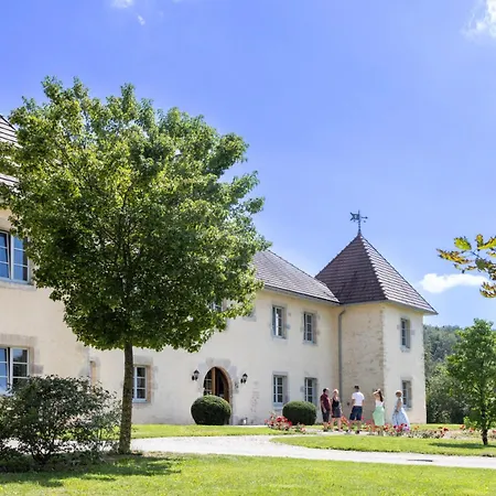 Le Relais Des Deux Tours Couette-café 3*