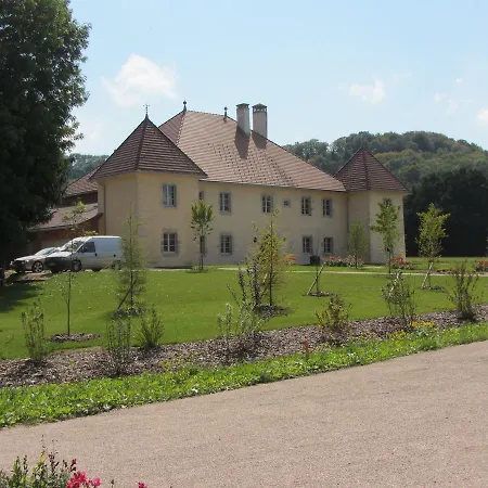 Le Relais Des Deux Tours Bed & Breakfast